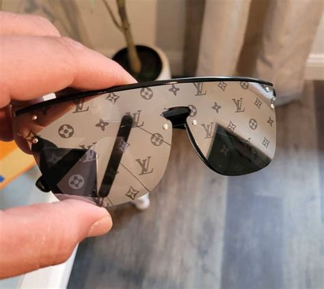 louis vuitton sunglasses bag gentlemen dhgate|Wholesale Louis Vuitton Glasses .